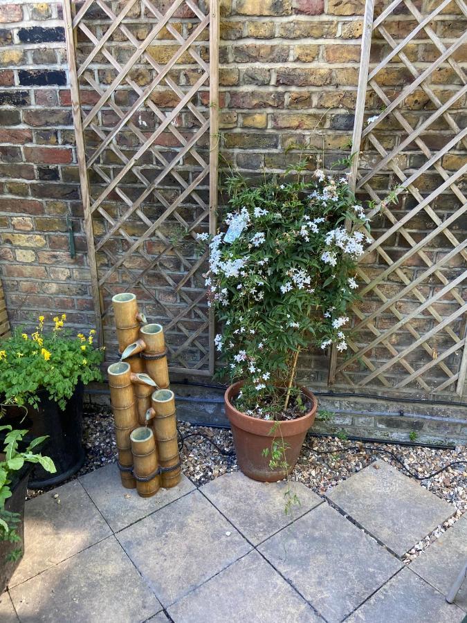 A Garden Retreat In Kensal Apartment London